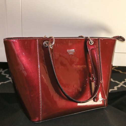 Guess-Tasche (Lack-Handtasche)