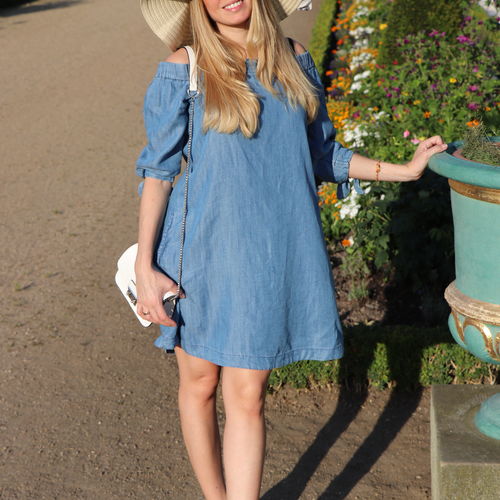 Zeitloses, klassisches Sommer-Outfit